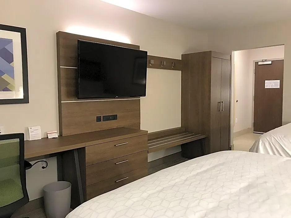 Holiday Inn Express & Suites - Phoenix - Airport North By Ihg Hotel